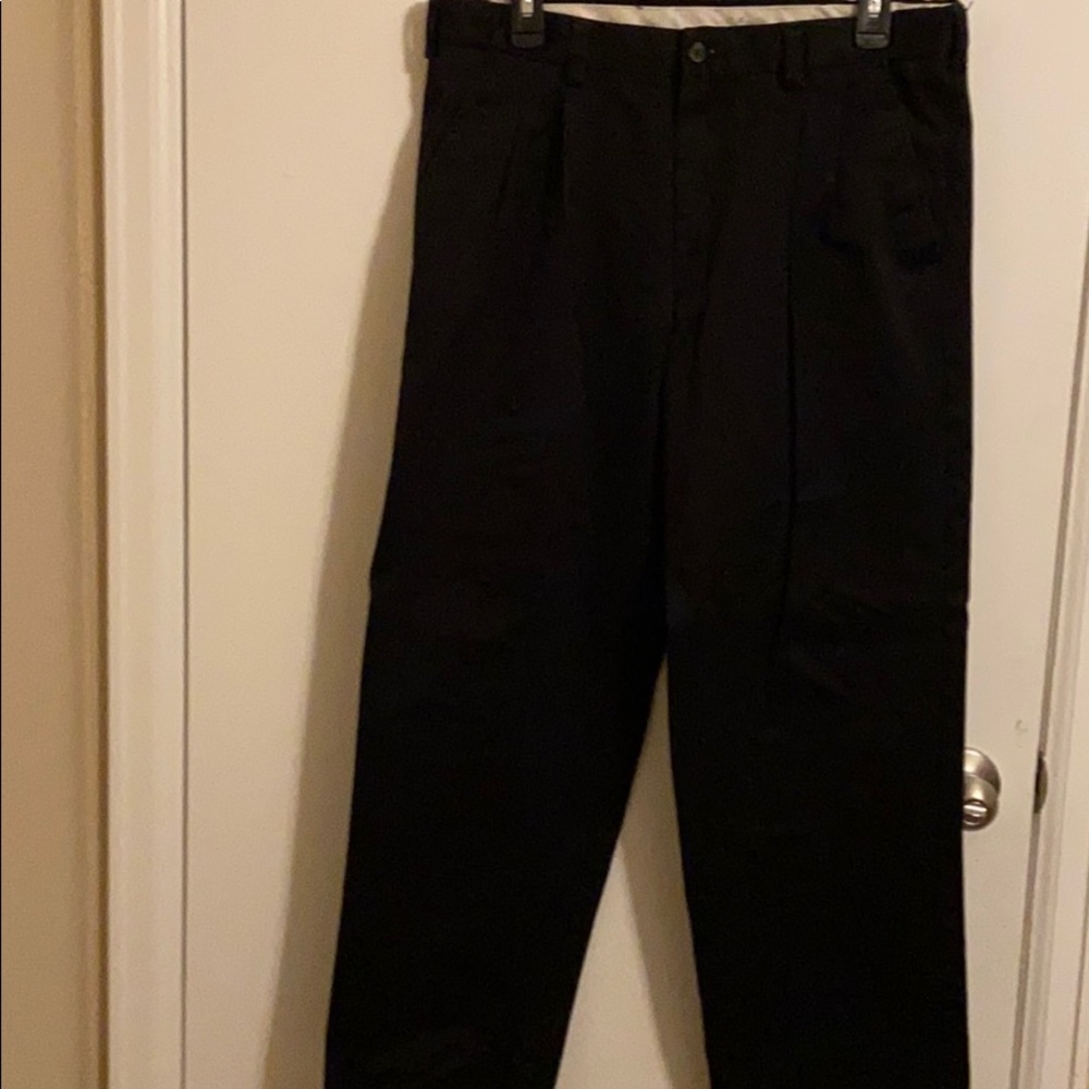 Men’s pleated casual slacks